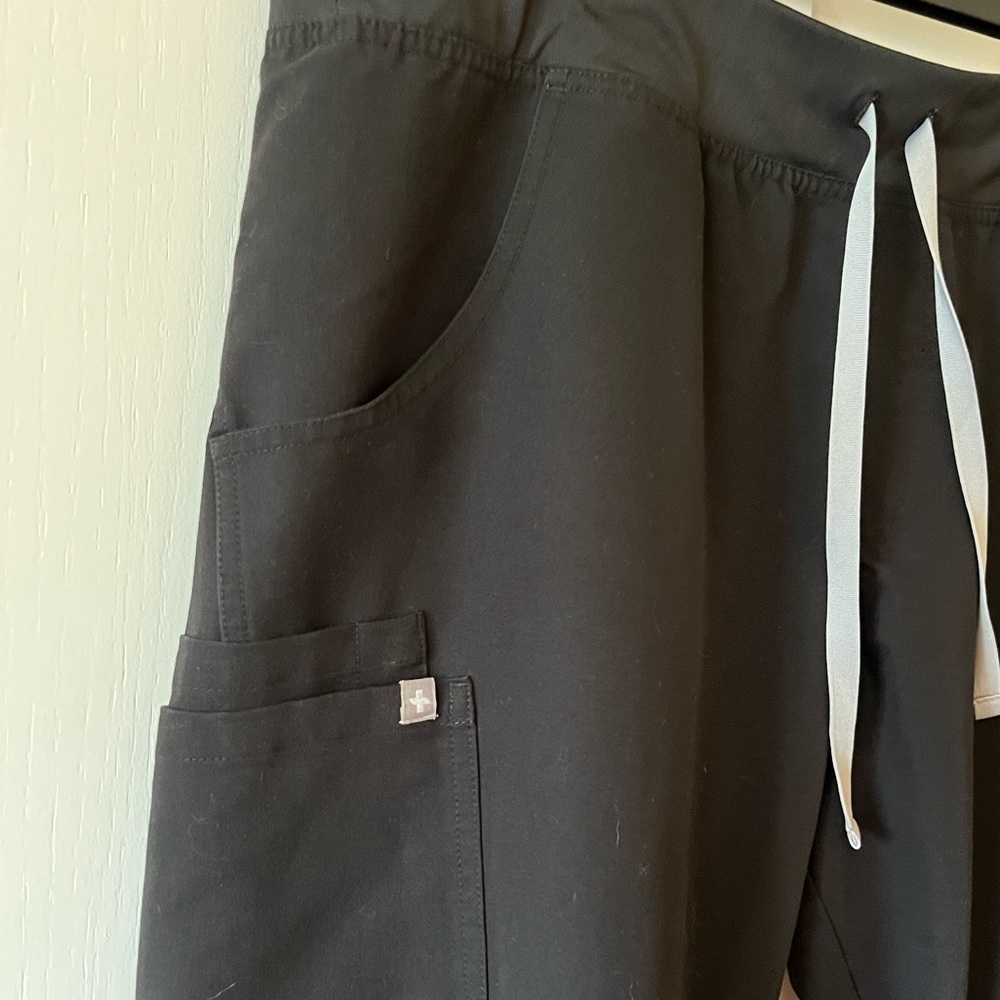Figs Black Cargo Scrub Pant